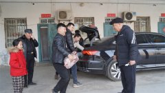 新春走下层丨戈壁里植绿生“金”