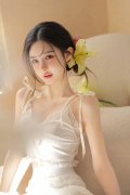 班长把腿抬起来靠墙上就不疼了